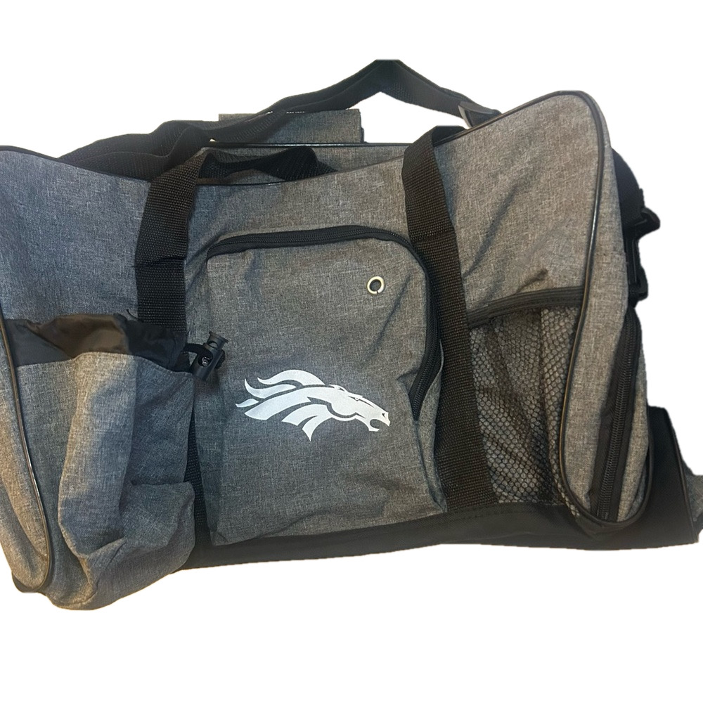 Broncos Gray Sports Duffel/gym/ overnight Bag - Picture 13 of 13
